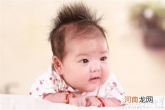 别再问宝宝头发竖着长是怎么回事了 宝宝缺钙了！