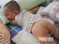 宝宝睡姿！漂亮PK安全