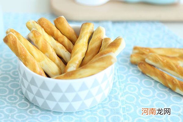 宝宝没吃辅食能吃磨牙棒吗 磨牙棒没问题宝宝接受即可