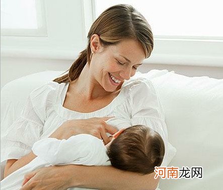 喂母乳，先引导宝宝正确吃奶