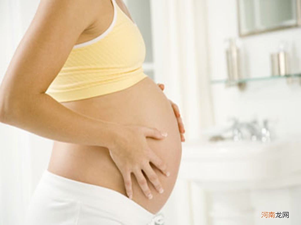 怀孕六个月乳房分泌透明液体
