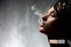 女性吸烟可致生育力低