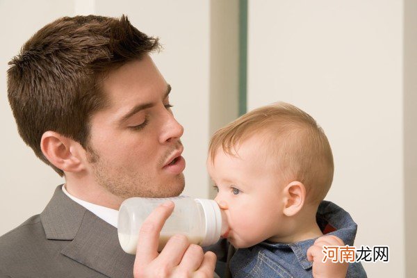 宝宝抗拒奶瓶怎么办 崔玉涛是这样建议的