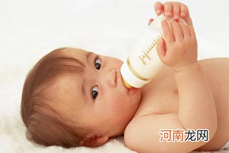 宝宝喝牛奶需要注意什么