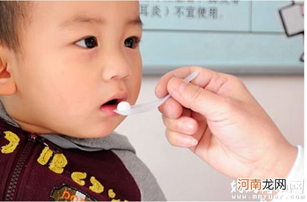 脊髓灰质炎疫苗禁忌症致男童残疾 糖丸你还敢乱吃？