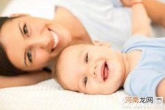 了解7个月宝宝发育指标标准 比学习宝宝喂养更重要