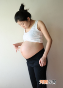 孕晚期进行腹式呼吸 给胎儿输送新鲜空气