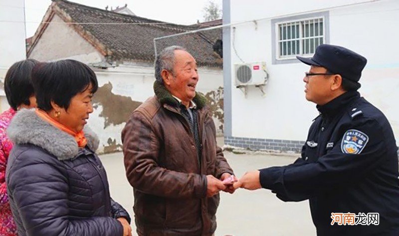 骗子为卖净水器套路村民 净水器化验水变黑骗局