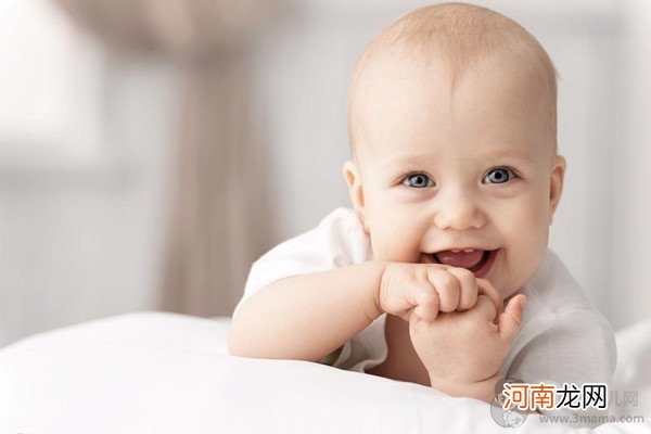 宝宝不爱笑是智商低吗 智力低下的宝宝有这些症状