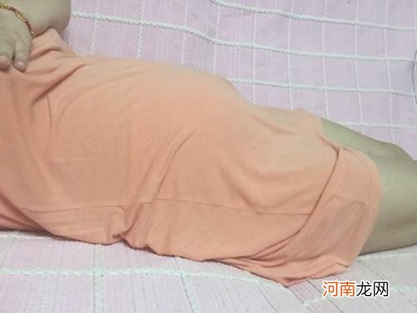 怀女孩睡着平躺肚子图 典型怀女孩的肚子图片