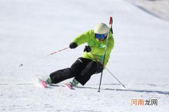 滑雪过程中衣服内不能放什么 化学过程中衣服里面不能携带什么东西