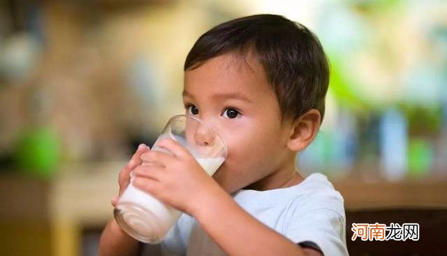孩子喝太多牛奶的危害 儿童牛奶喝多了有什么危害