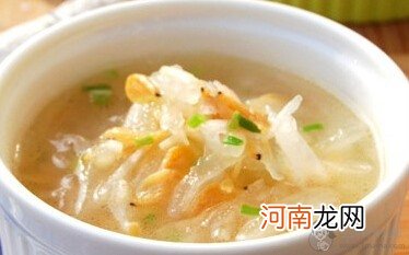 宝宝辅食制作：虾皮萝卜汤