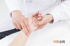 中指有脉搏一定是怀孕 中医漏嘴说出“隐情”