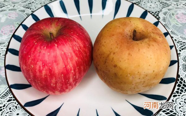 生苹果与熟苹果吃有什么区别 苹果生吃和煮熟了吃有什么区别