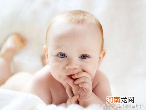 附亲子游戏捉迷藏 4个月宝宝发育指标身高体重及能力发展
