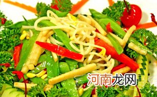 1—2岁宝宝食谱：甜椒炒绿豆芽