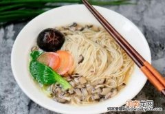 儿童食谱面条类：菌汤面条