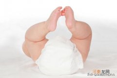 湿纸巾给娃擦屁屁有伤害吗 湿纸巾对婴儿皮肤有伤害吗