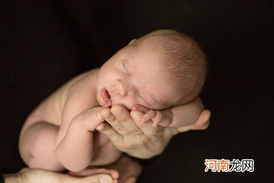 宝宝喉咙里有痰怎么办 五个方法教你及时把痰排出
