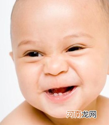 宝宝几个月开始长牙？宝宝长牙的症状