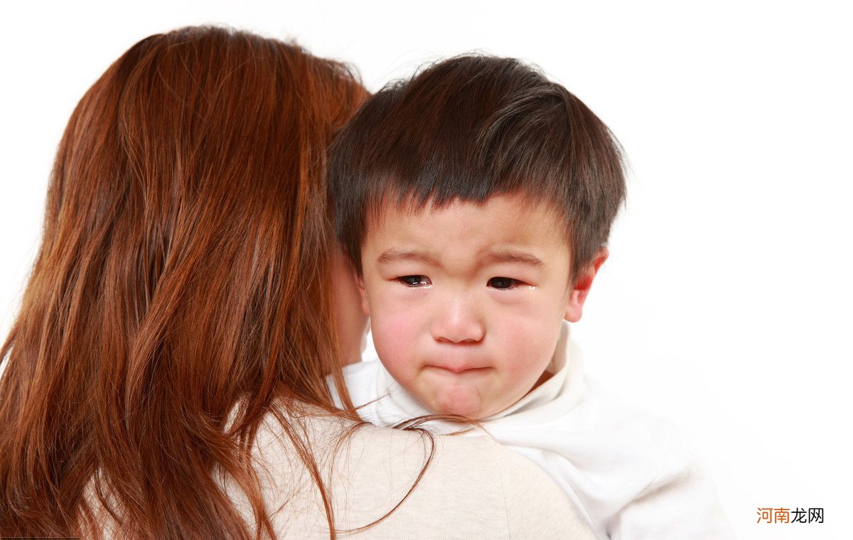 孩子动辄就又哭又闹，打一顿还是讲道理？4步教孩子化解情绪