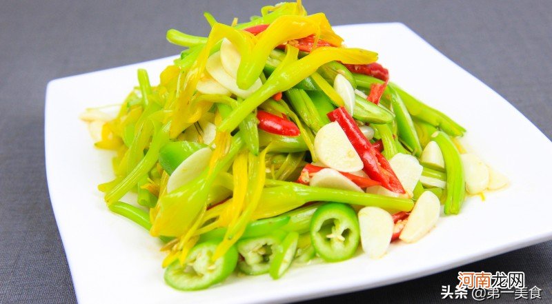 新鲜黄花菜安全吃法 黄花菜怎么吃才没有毒