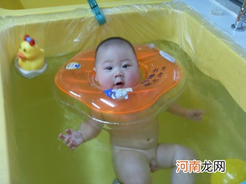 婴儿游泳好吗 宝宝游泳时间多久有益健康