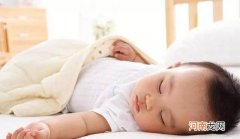 婴儿晚上睡觉发出各种声音 22天新生儿睡觉发出声音