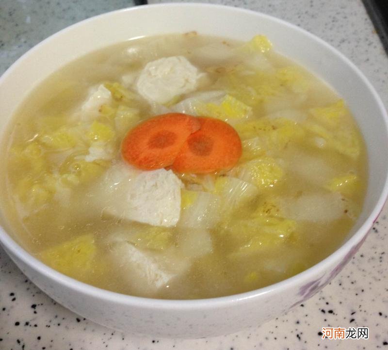 稍微变换一下就可以吃得舒服：白菜冻豆腐汤