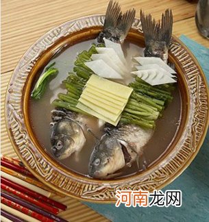 孕期食谱：鲈鱼炖姜丝