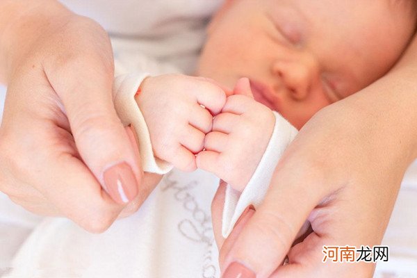 婴儿湿疹最佳治疗方法 别让宝宝遭受皮肤瘙痒的痛苦了