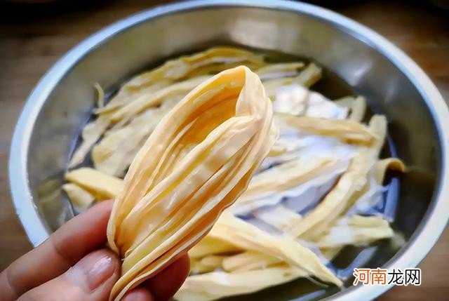 泡腐竹的技巧1水2料 腐竹用冷水还是热水泡