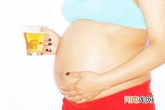 孕妇大饮大食易令胎儿超重，应该少油少糖
