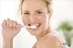 孕妇刷牙，刷满3分钟最健康