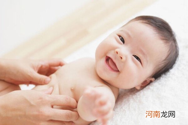 婴儿肚子胀发硬怎么办 这几个小妙招轻松解决