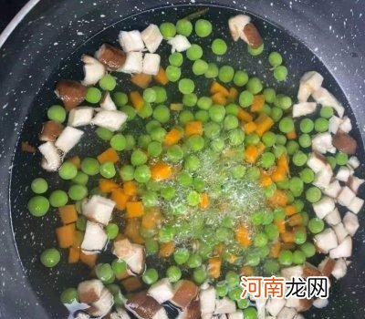 补锌南瓜猪肉烩饭 两岁孩子的辅食食谱及做法