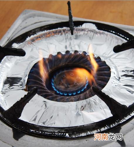 锡纸可以放燃气灶上吗？锡纸应该怎么使用？