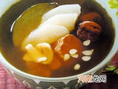 冬季止咳食谱:雪梨南杏润肺汤