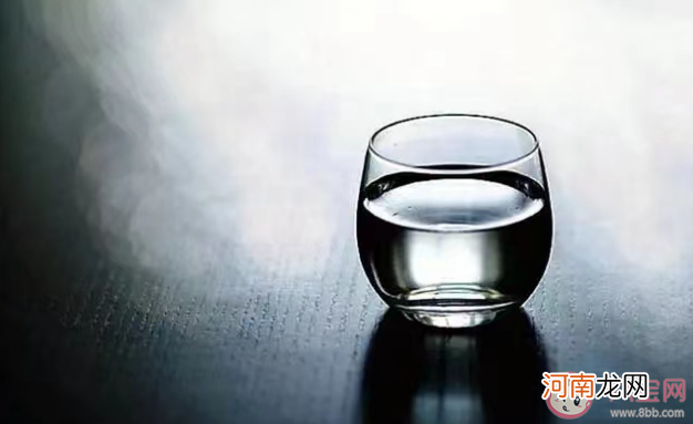 健康的饮水|如何更健康的饮水 怎样喝水才更健康