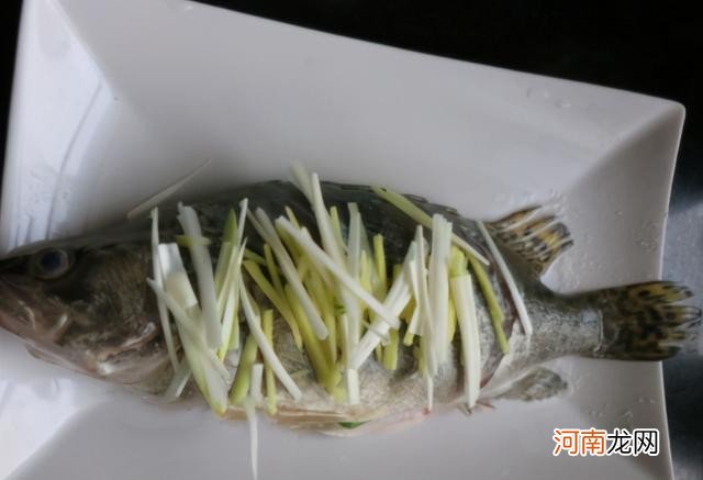 清蒸桂花鱼是怎么做的呢 怎样做清蒸桂鱼最好吃