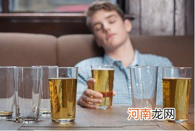 吸烟酗酒：导致男性不育