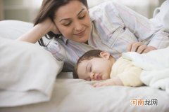 宝宝爱出汗是什么原因 孩子睡个觉也能大汗淋漓无语
