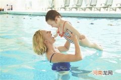 宝宝学游泳要注意些什么 小孩几岁适合学游泳