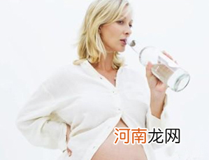 孕妇坚持工作有助缓解妊娠反应