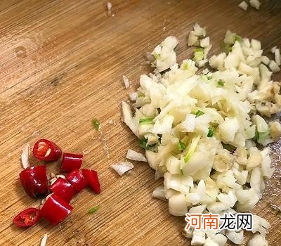 蒜蓉蚝油生菜炒制方法 蒜蓉蚝油生菜怎么做