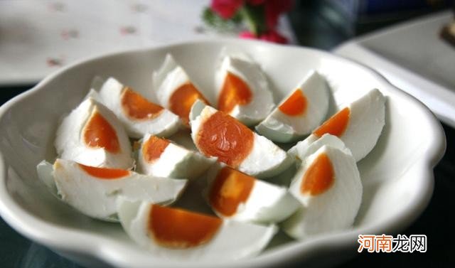 吃咸鸭蛋来历和传说 端午节为什么要吃咸鸭蛋