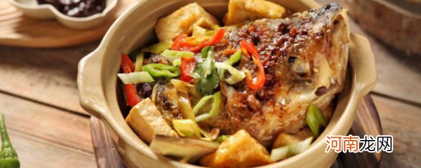 砂锅鱼头煲的家常做法 砂锅鱼头煲怎么做