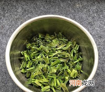 凉拌香椿要怎么做才好吃 凉拌香椿芽的家常做法