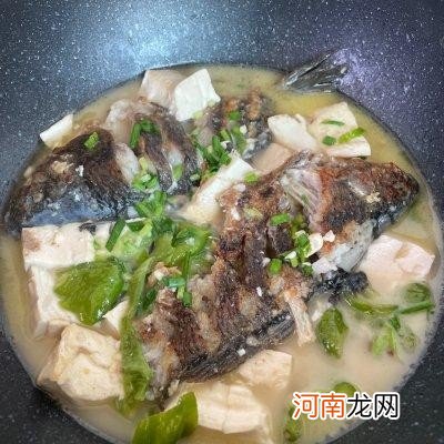 15分钟做原汁原味的鲫鱼豆腐汤 鲫鱼豆腐汤的做法和步骤